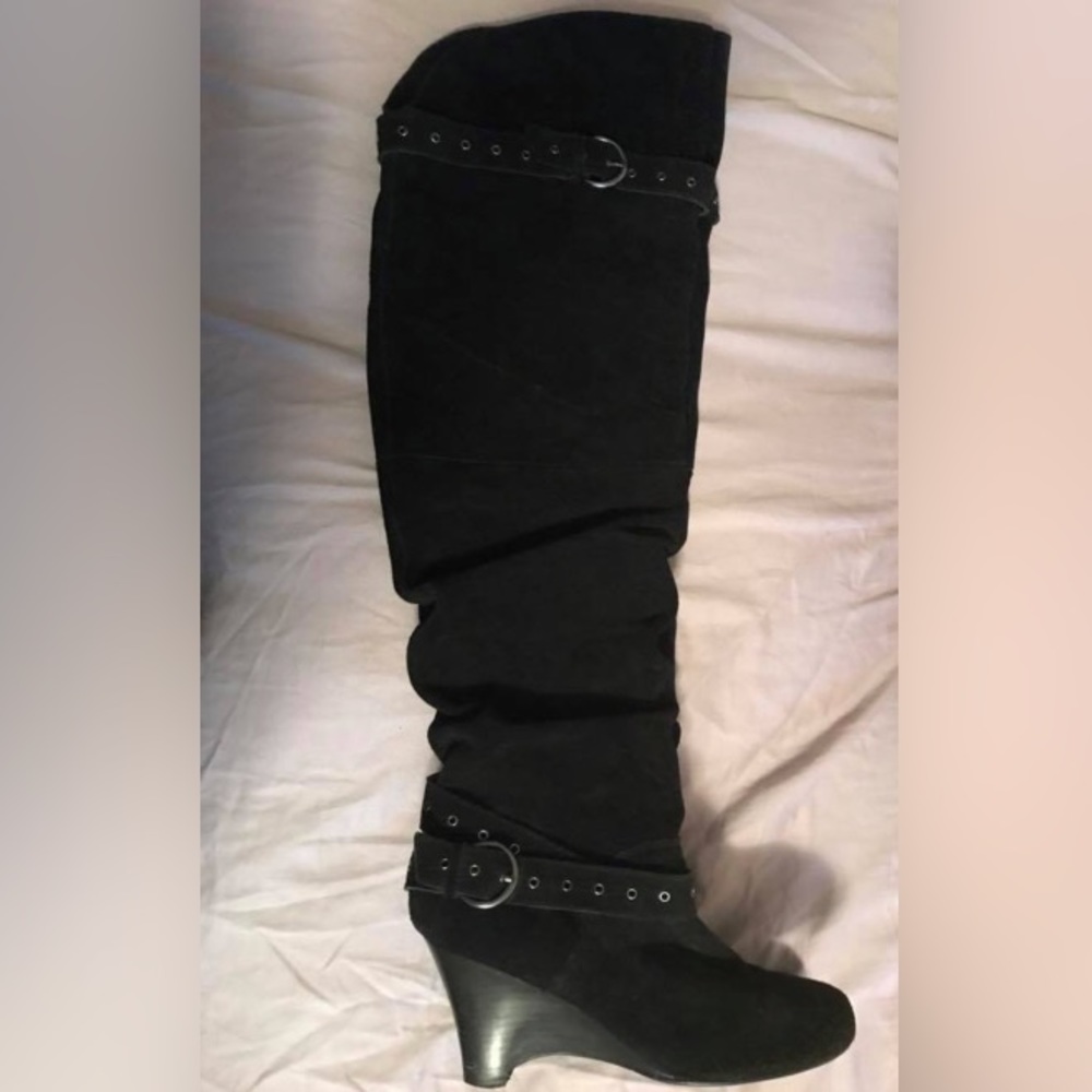 Thigh high Buckle boots